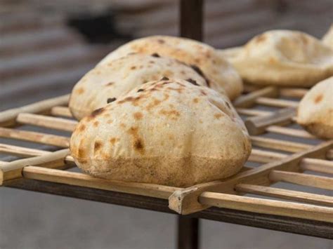 The Most Famous Traditional Egyptian Breakfast (Foul and Falafel)