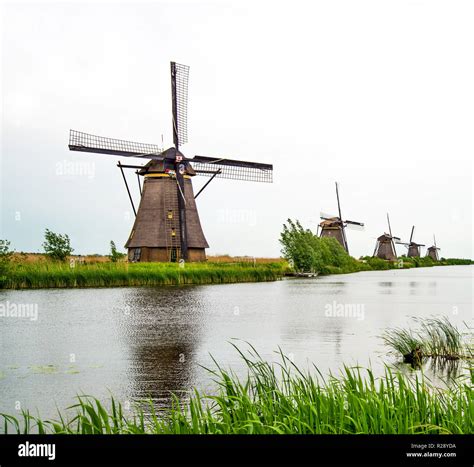 Kinderdijk Holland Windmills In The Dutch Countryside Stock Photo Alamy