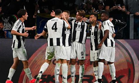 Juventus Stoccarda Su Now Come Vederla E Come Abbonarsi Prezzi E