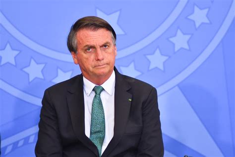 Pressionado e temendo desgastes categorias Bolsonaro é aconselhado