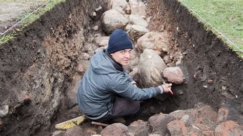 Zamek nad Wolbórką w Wolborzu archeolodzy odkryli zabudowę zamkową z