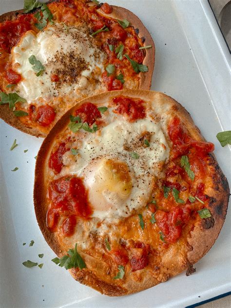 Easy Tortilla Breakfast Pizza