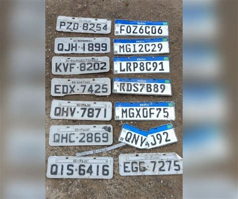 Morador Recupera Placas De Carros Perdidas Em Alagamento Em Itaja