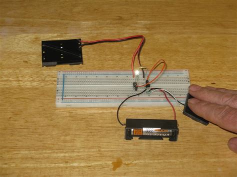 Simple Solar Circuits : 11 Steps (with Pictures) - Instructables