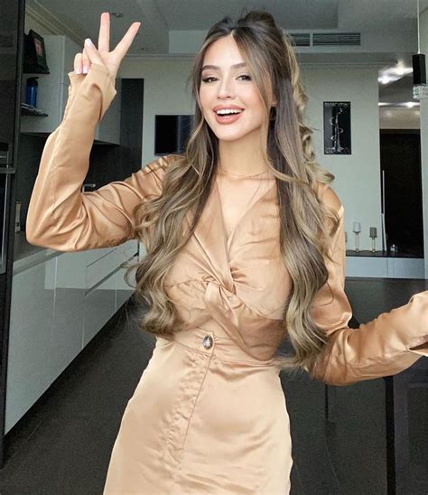 Hot Sexy Mariam Nadem Bikini Pics