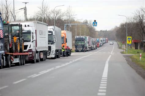 Granica najdłuższy czas oczekiwania w Dorohusku Protesty wciąż trwają