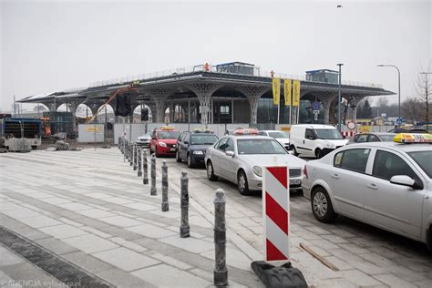 Od poniedziałku nowa organizacja ruchu wokół dworca metropolitalnego w