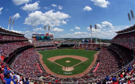 Cincinnati Reds - Stadium Dude