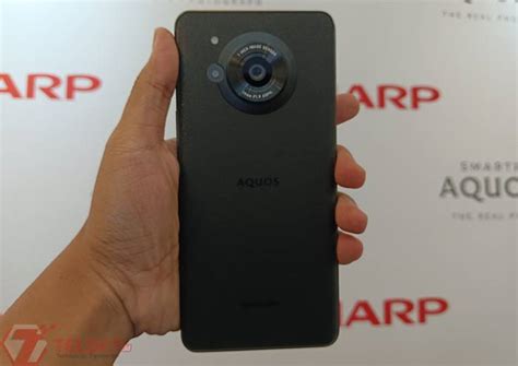 Tawarkan Hp Flagship Sharp Aquos R S Resmi Masuk Indonesia