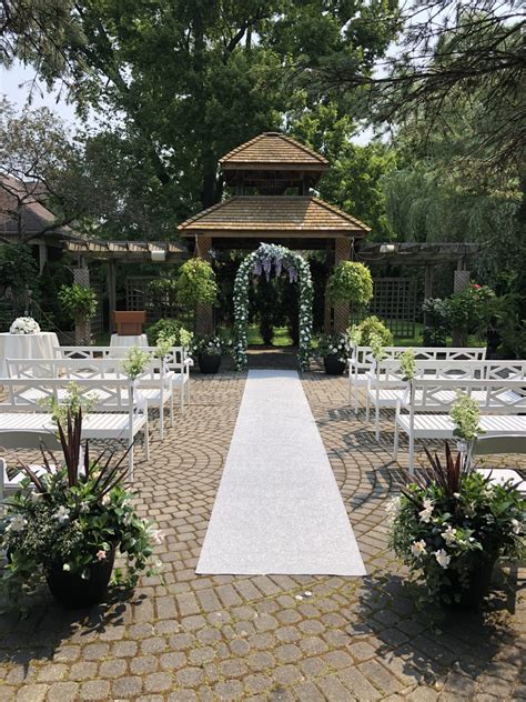 Courtyard | Madison Greenhouse