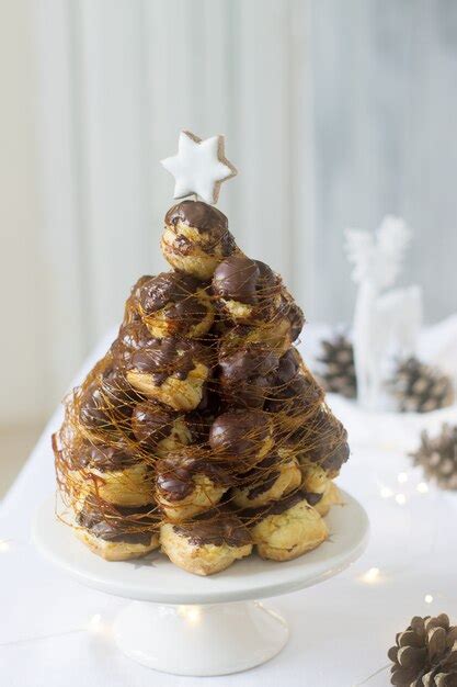 Premium Photo Croquembouche Cake In Christmas Or New Year Decoration