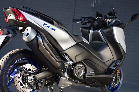 Essai Yamaha T MAX 530 2017 détails et portfolio XX photos