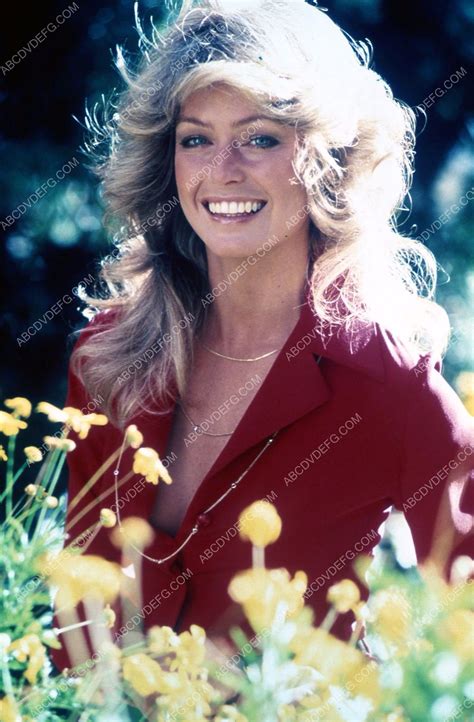 Beautiful Farrah Fawcett Out In The Flowers 35m 4052 Farrah Fawcett