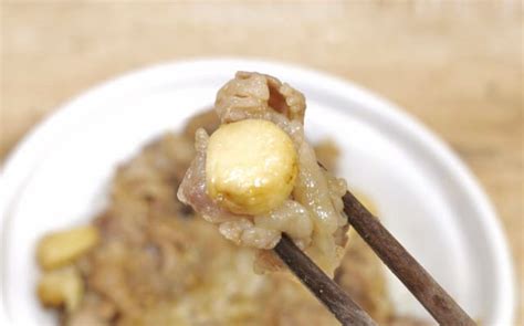 【食レポ】すき家で「にんにく牛カルビ丼」 パワフルな旨味と甘味がビシバシ感じられる牛カルビに、歯ごたえ＆香りグッドなにんにくの