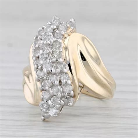 BAGUE DE DÉRIVATION en grappe diamant 0 78 cctw or jaune 10 carats