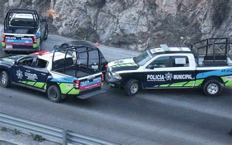 Abandonan Auto Con Al Menos Cuerpos Dentro En Perif Rico Ecol Gico En