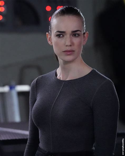 Elizabeth Henstridge Lil Henstridge Nude OnlyFans Leaks Fappening FappeningBook
