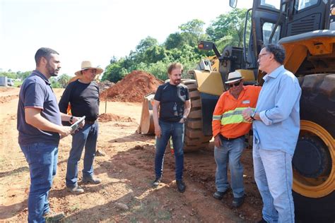 Prefeito e secretário visitam obras da duplicação da Avenida David Moro