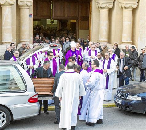 Multitudinario y emotivo adiós al sacerdote Josep Costa Guasch