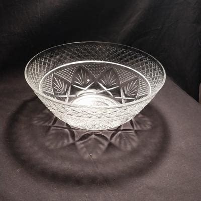 LEAD CRYSTAL BOWLS AND DISH WITH LID | EstateSales.org