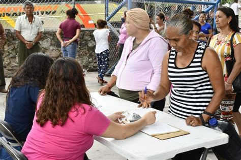 DIF MUNICIPAL ENTREGA DESPENSAS Y COBIJAS A LAS FAMILIAS AFECTADAS POR