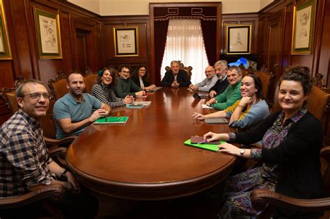 Fotos de la primera reunión de la nueva Junta de Gobierno Local del