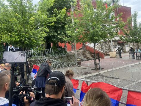 Vazhdojn Protestat N Veri Serb T Nuk T Rhiqen Pa U Plot Suar