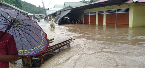 Curah Hujan Tinggi Puluhan Rumah Terendam Banjir