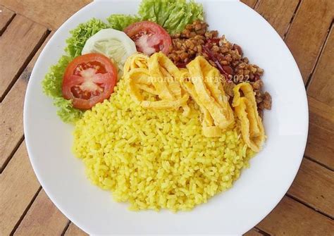 Resep Nasi Kuning Simpel Oleh Monica Novara H Cookpad