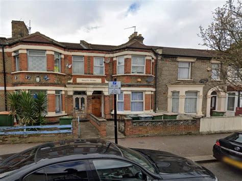 Meanley Road Manor Park London 1 Bed Flat 1 600 Pcm 369 Pw