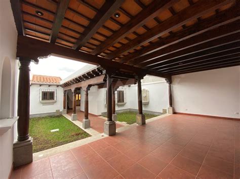 5600 CASA EN VENTA EN SAN PEDRO LAS HUERTAS MO RE MAX Colonial