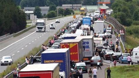 Mega Stau Auf Der Tauernautobahn Oe At