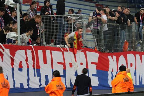 SM Caen Le MNK 96 Le Groupe De Supporters Pousse Un Coup De Gueule