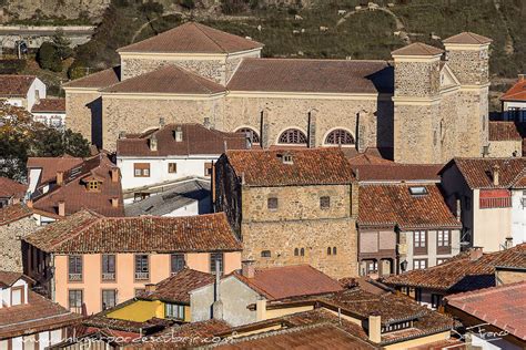 Torre De Orejon De La Lama En Potes Potes En La Liebana