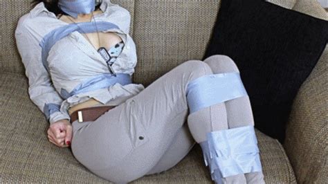 Bound In The Midwest Dakkota Self Bondage In A Green Bikini MP4