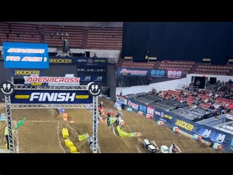 AMA Kicker Arenacross INSANE BATTLE YouTube