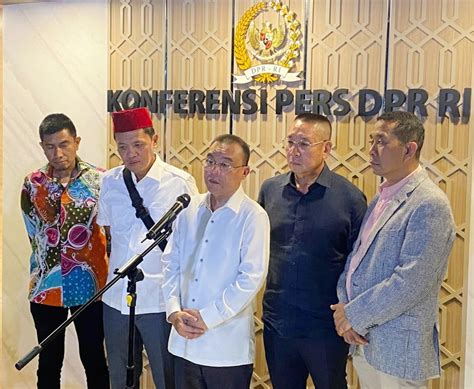 DPR Batal Mengesahkan RUU Pilkada Syarat Pendaftaran Calon Mengacu