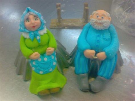 бабушка рядышком с дедушкой