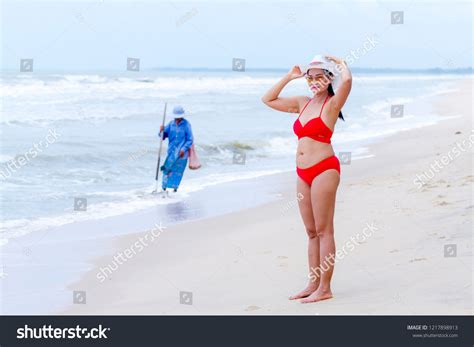 Woman Shape Sex Symbol Red Bikini ภาพสตอก Shutterstock