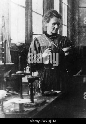 Marie Curie El F Sico Franc S Polaco En Su Laboratorio