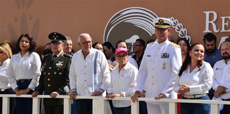 Encabeza Miguel Ngel Navarro Quintero El Tradicional Desfile Por El