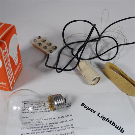 Juan Mayoral Super Light Bulb Magic Collectibles