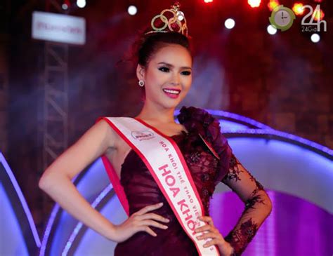 Nh Ng Hot Girl Nh M C A Show Biz Vi T L I Thu Th O T M T T H I