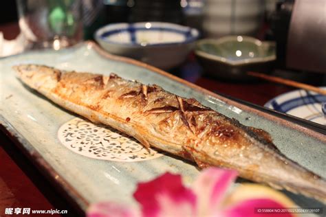 日式烤秋刀鱼摄影图 传统美食 餐饮美食 摄影图库 昵图网nipic