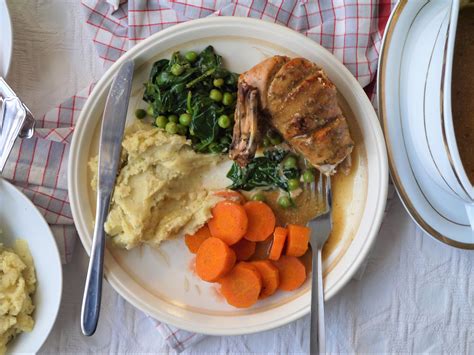 This Muslim Girl Bakes: Spicy Lemon Roast Chicken with Gravy.