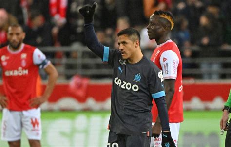 Stade de Reims OM Grâce à un doublé d Alexis Sanchez Marseille