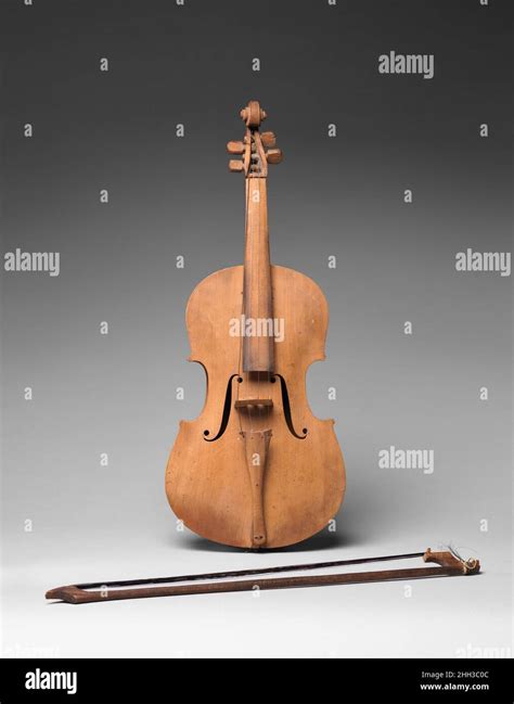 Spanish introduced violins hi-res stock photography and images - Alamy