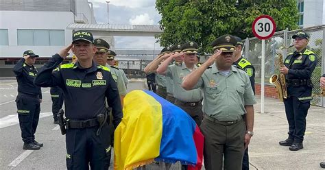 San Gil Video Con Honores Fue Recibido En Santander El Cuerpo Del