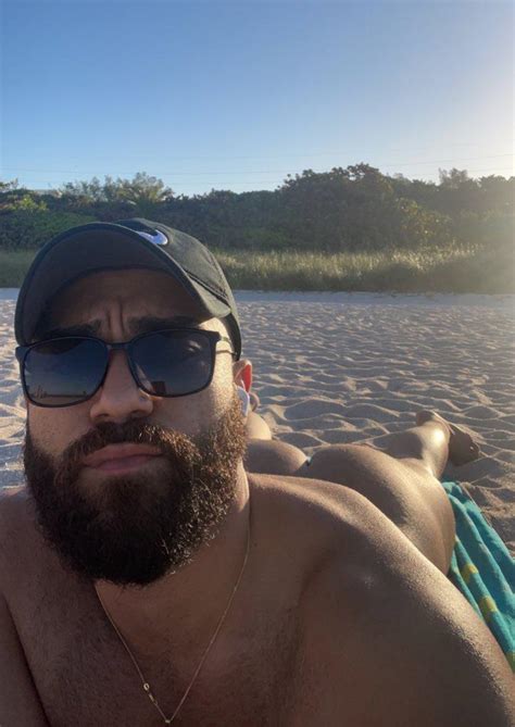 Naked At The Beach Is My Fav R GaybrosGoneWild