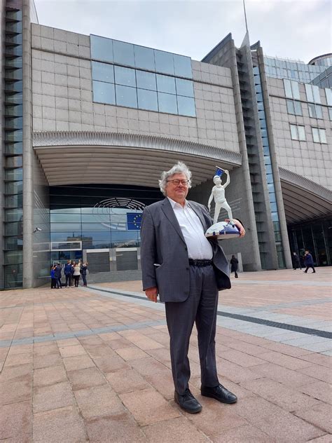 A new statue will honor Dan Evins at the headquarters soon 30